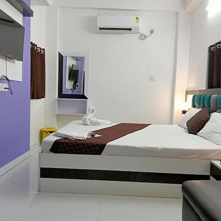Hotel Green Leaf Kalküta Dış mekan fotoğraf