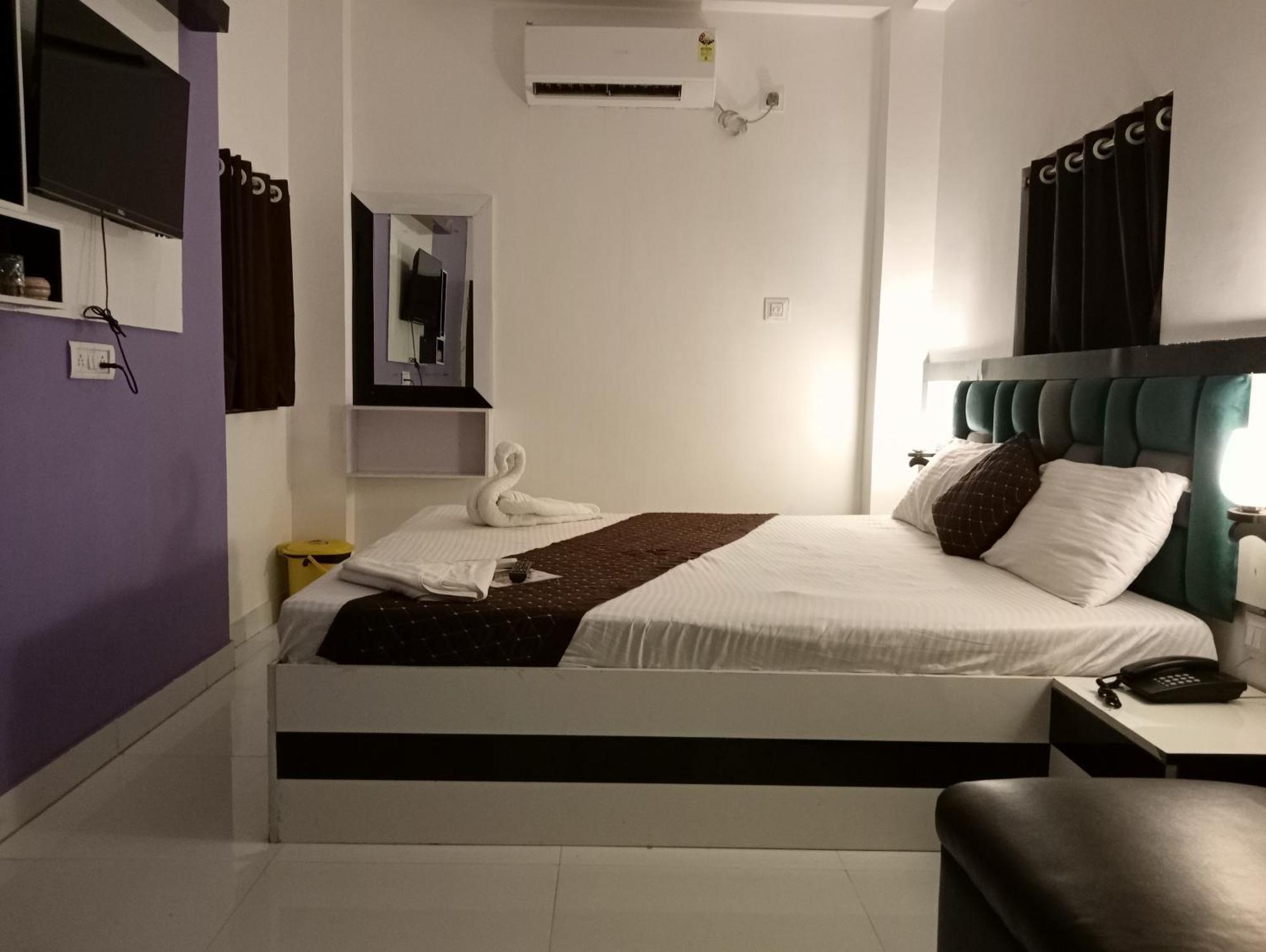 Hotel Green Leaf Kalküta Dış mekan fotoğraf